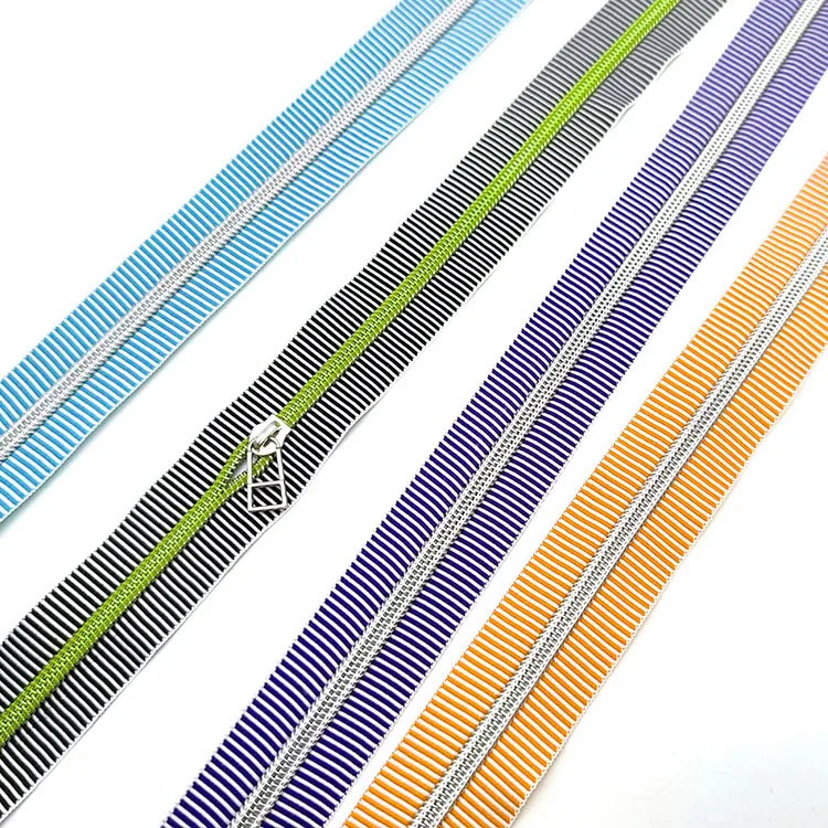 YYX Gradient Colors Size 5 Nylon Stripe Zipper Teeth Roll De China Recyclable Nylon Zippers