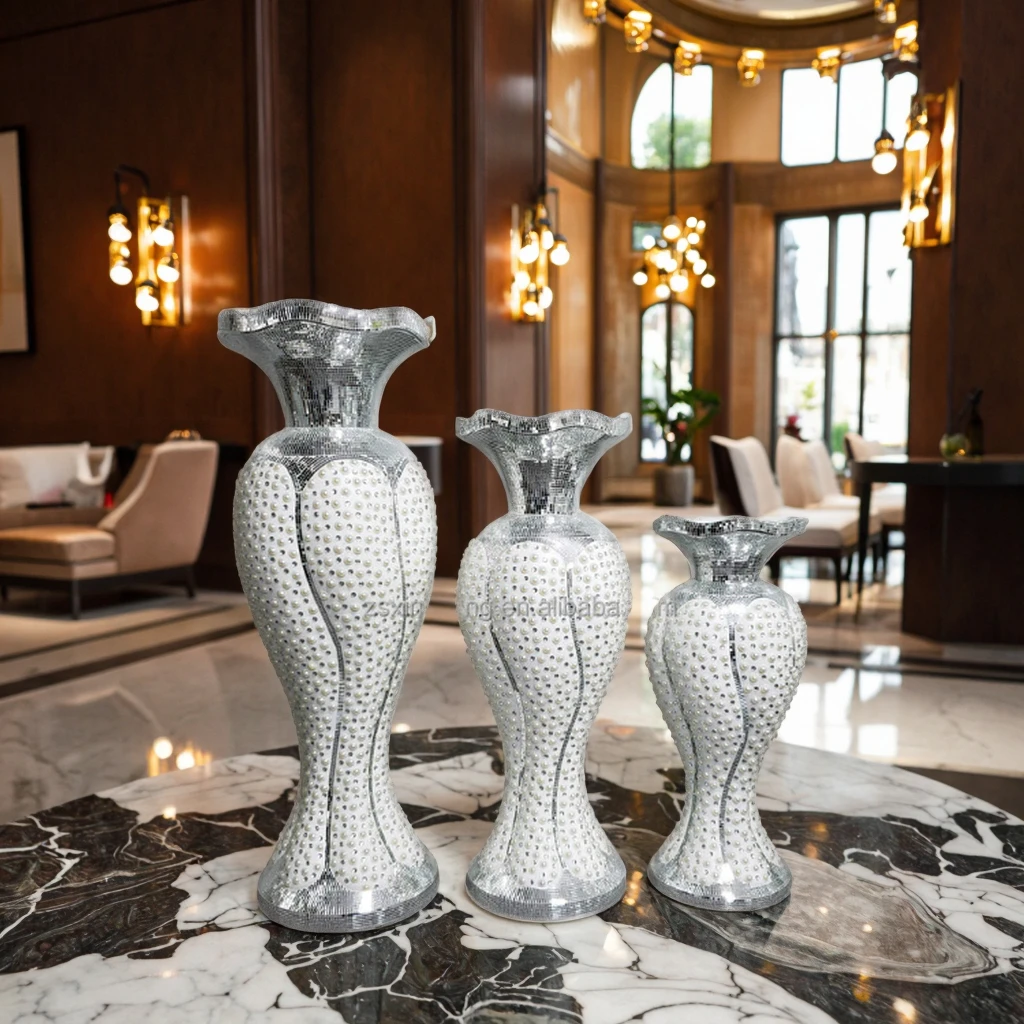 Jarrón Decorativo Plata Con Flores Mosaico Cristal Triturado – Románico Bling, 30 Cm