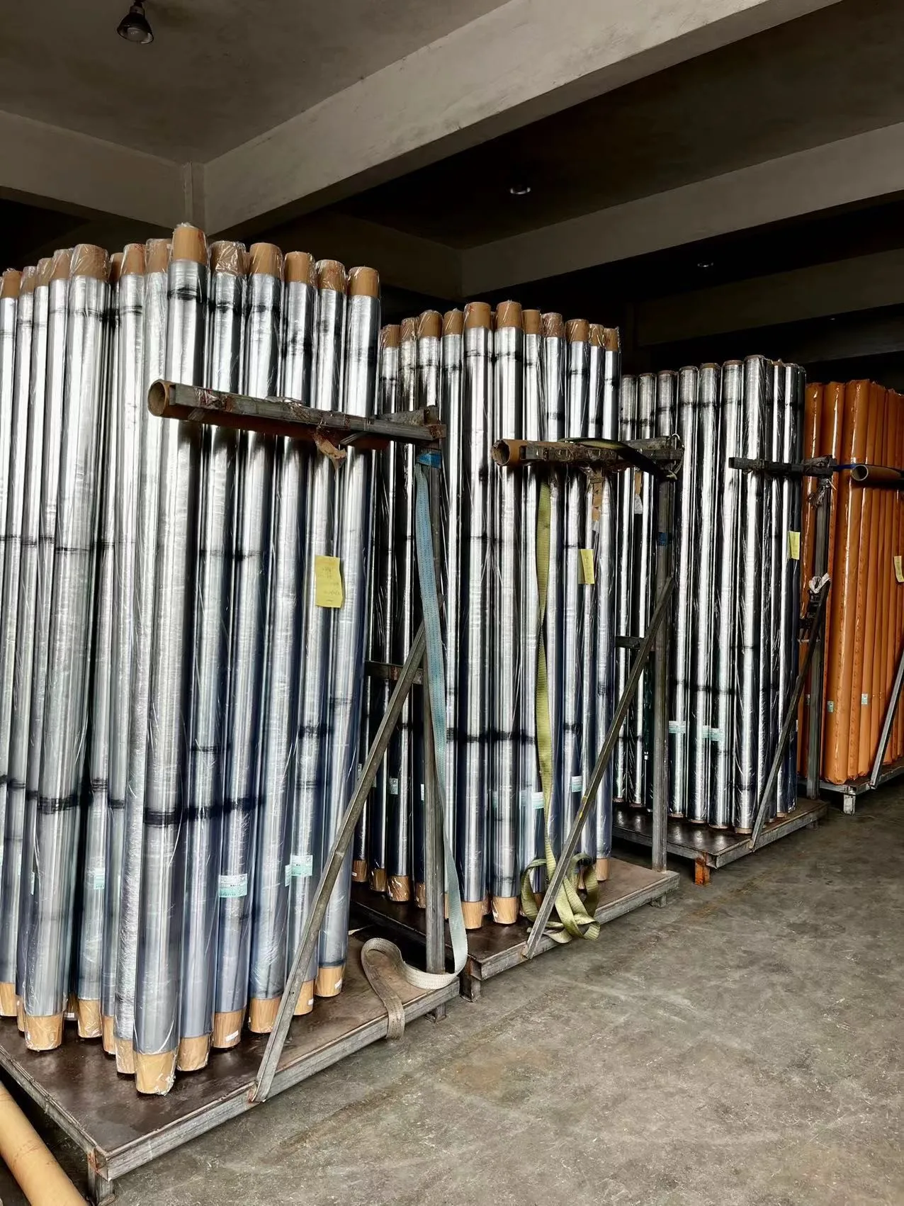 2023 Customized Style Transparent Polyethylene Plastic Packing Roll