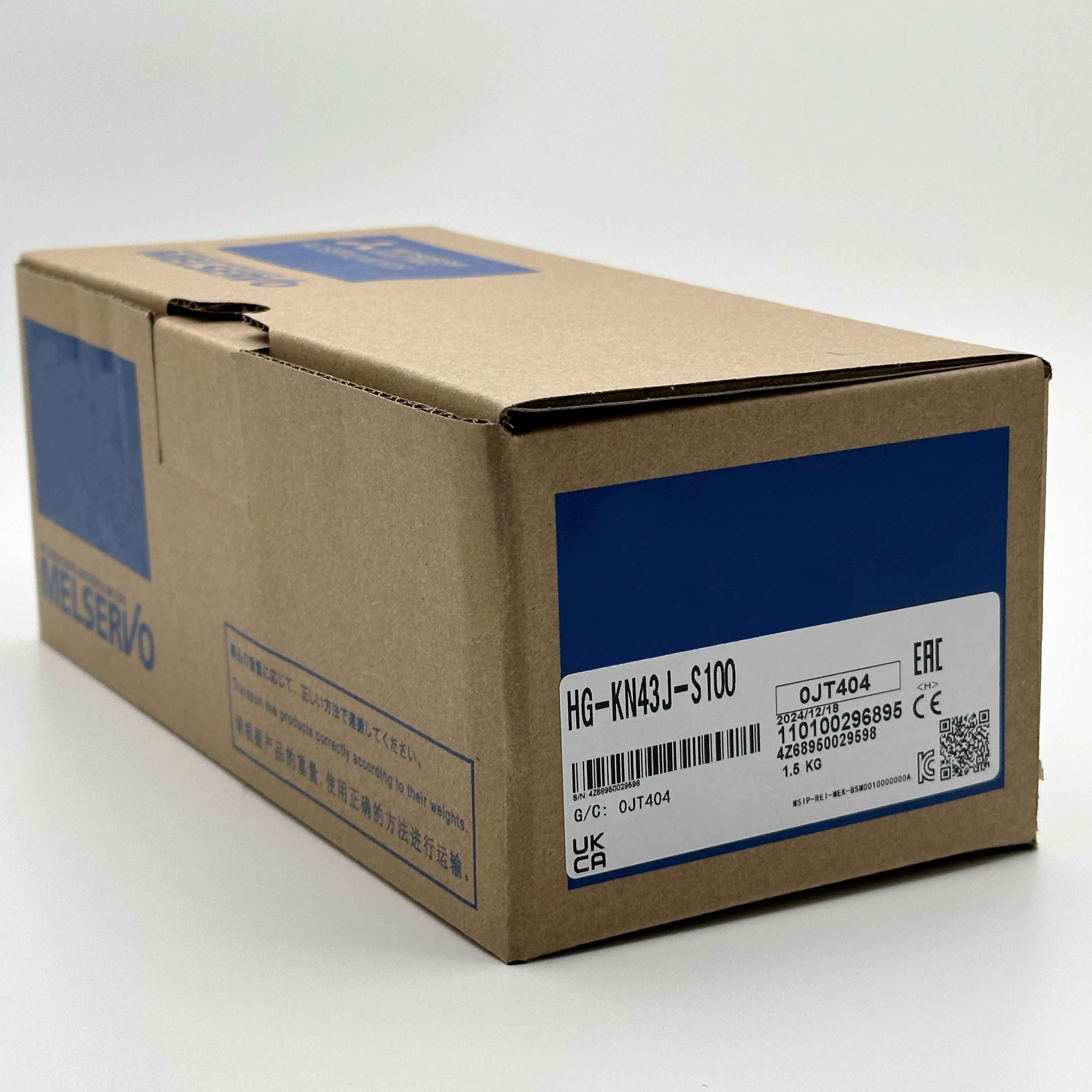 Új eredeti HG-KN43J-S100 típusú HG‑KN sorozatú szervomotor, 400 W névleges teljesítmény, speciális csatlakozóspecifikáció, nagy pontosságú teljesítmény, ipari automatizálási mozgásszabályozó rendszerekhez használt MR‑J4 szervohajtóművekkel kompatibilis.