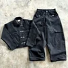 Gris oscuro