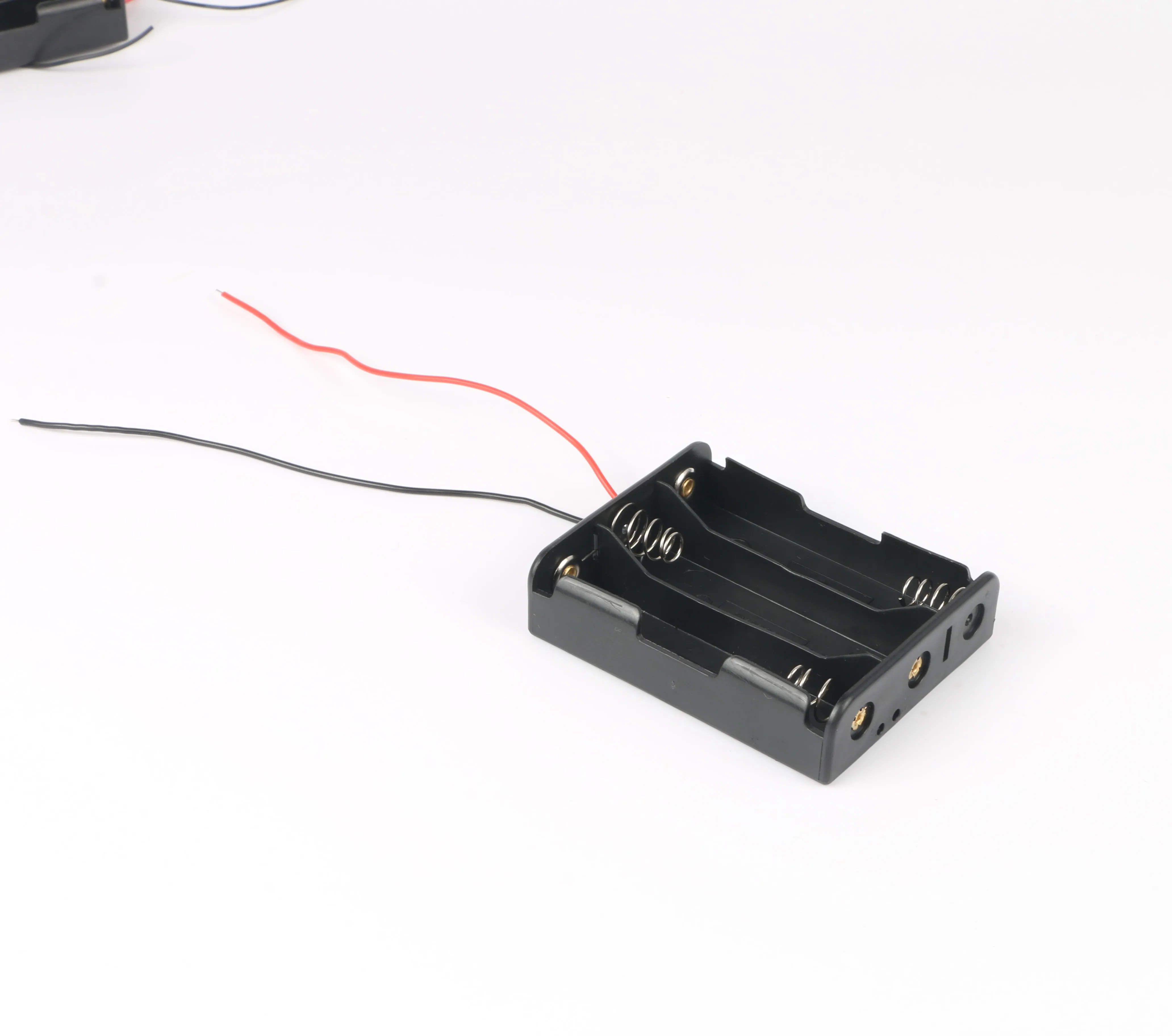 Drei 18650 battery boxes with wires are connected in series