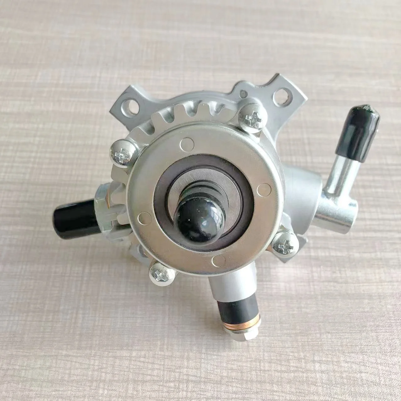 Auto Parts Brake Vacuum Pump for Toyota HIACE - OEM Quality