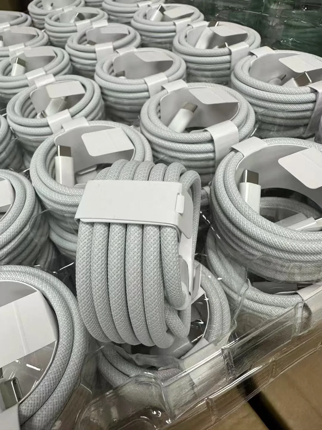 Large Stock 1m 2m 240W 60W USB C to Type C Cable Fast Charging Data Cable for 16 15 Pro Max Phone Cord for iphone Charger