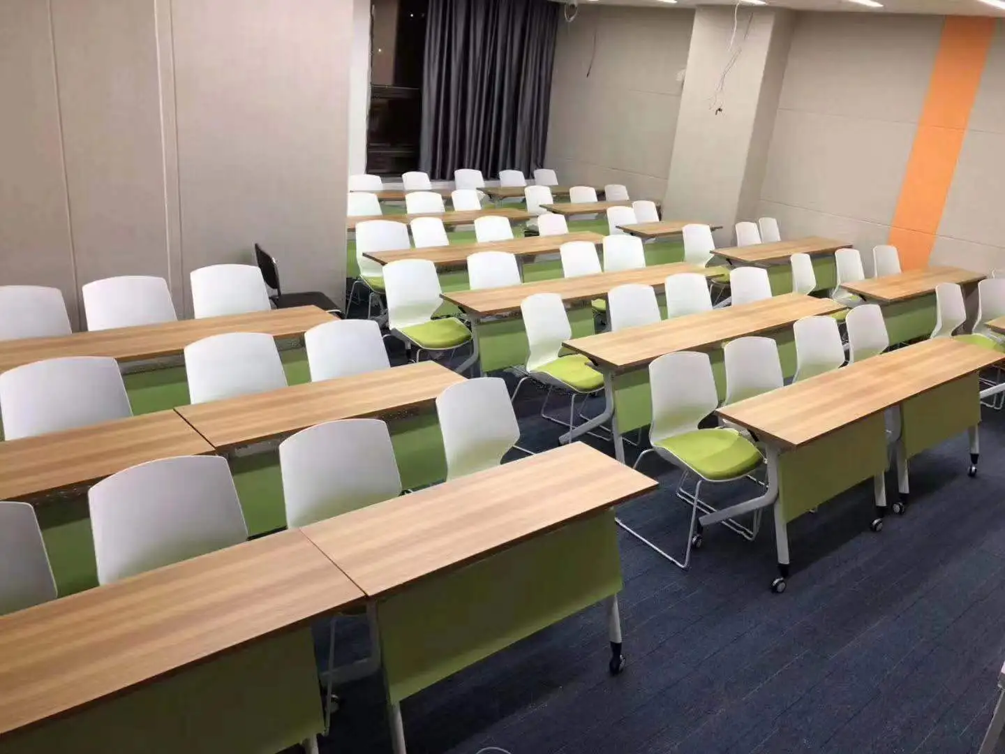 Foshan Oxford Furniture Co., Ltd. 1