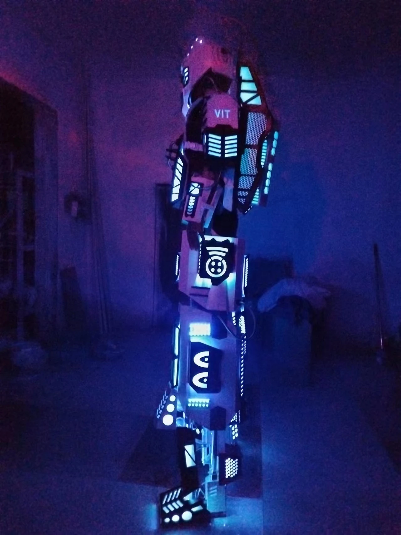 Wearable LED Robot Lighting up Stilts Walker Robot Costumes Kryoman Stage Performance Show Suits Customization Robot Costumes