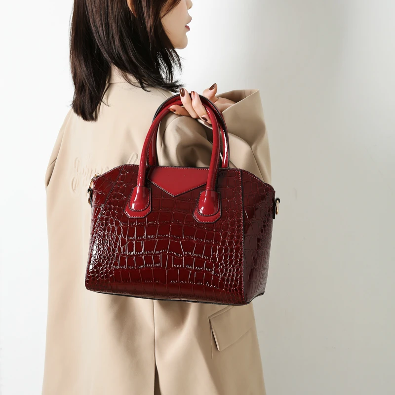 givenchy triple leather crossbody bolsa