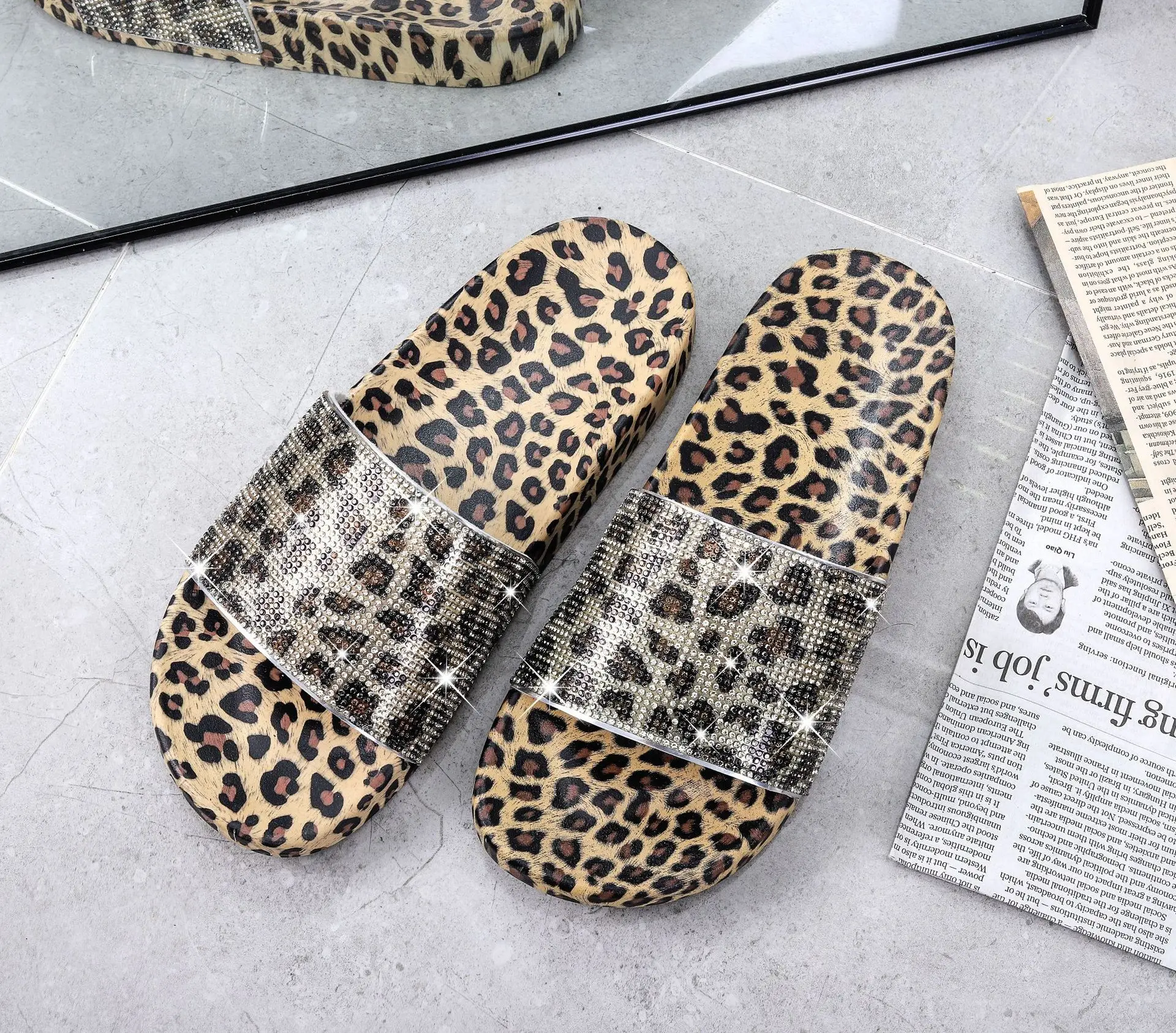 2022 Flip Flops Slippers Women"e;s Shoes Pvc Leopard Print Fashion Rhinestone Flat Slippers