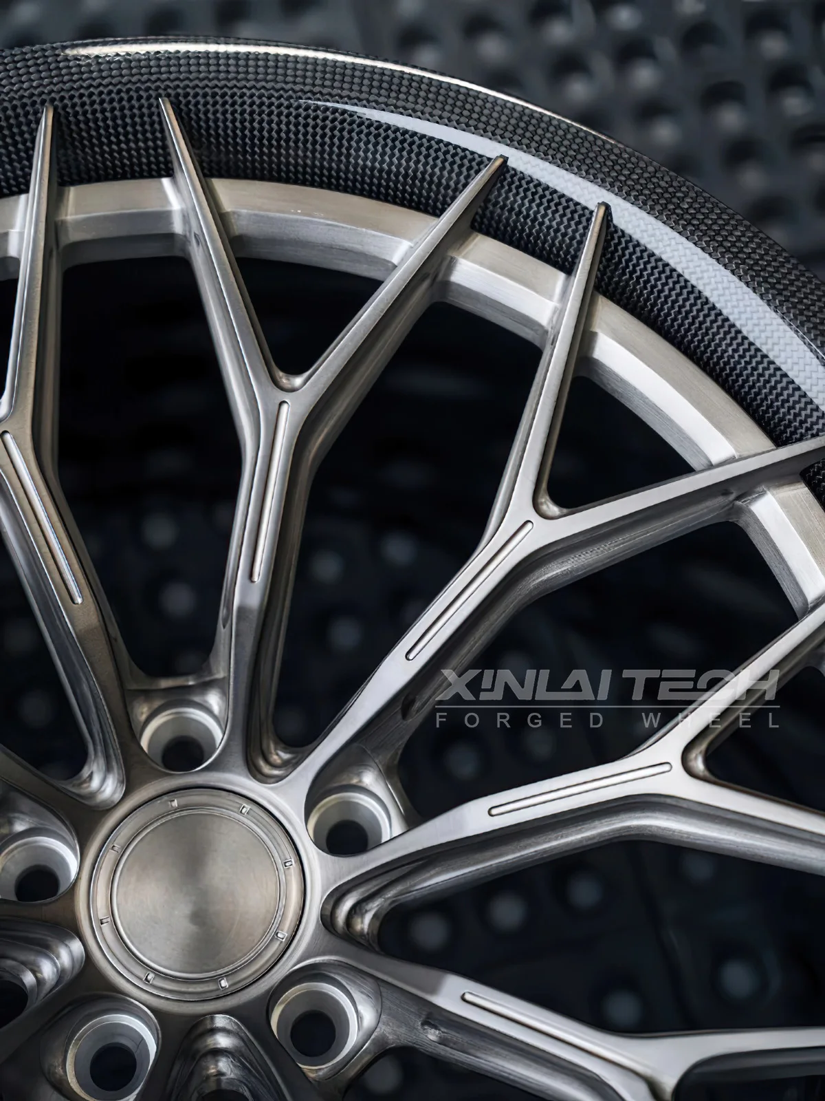XINLAI 2-Piece Carbon Fiber Wheel 5x120 5x112 5x114.3 Custom Forged Wheels 18 19 20 21 22 23 24 Inch Rim for Lamborghini Ferrari - Image 4