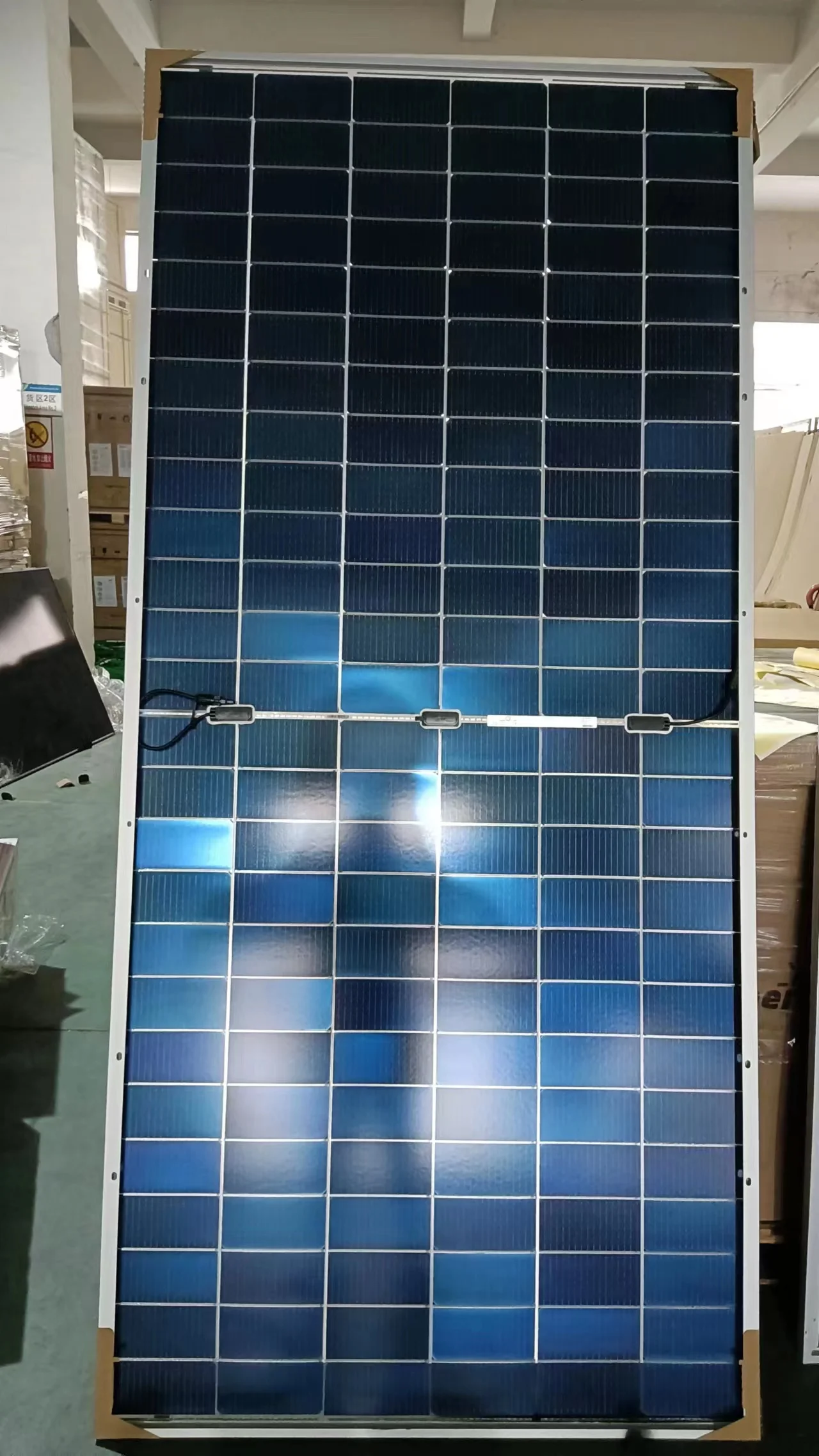 Jinko Solar 620W Bifacial Solar Panels - N-Type 132 Half Cells for