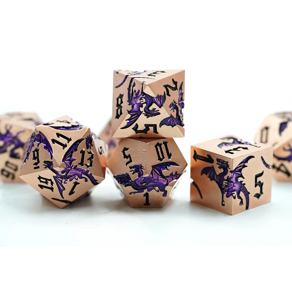 Portadadi Personalizzato in Metallo per Giochi di Ruolo in Lega di Zinco con Design di Drago Viola Set di Dadi Poliedrici