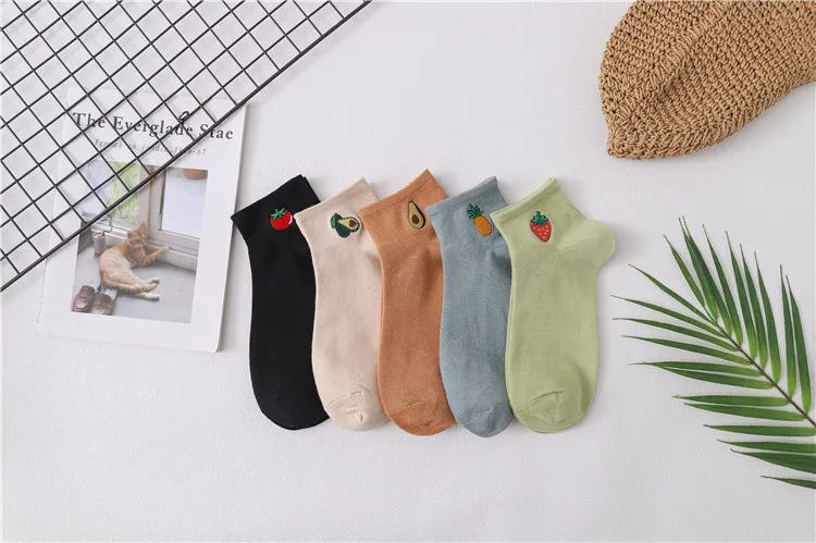 Youki Spring's new ladies embroiders fruit pattern cotton socks