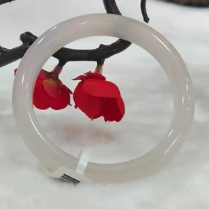 Chinese Natural Agate Fashion Bracelet & Bangle Elegant and Stylish Accessory