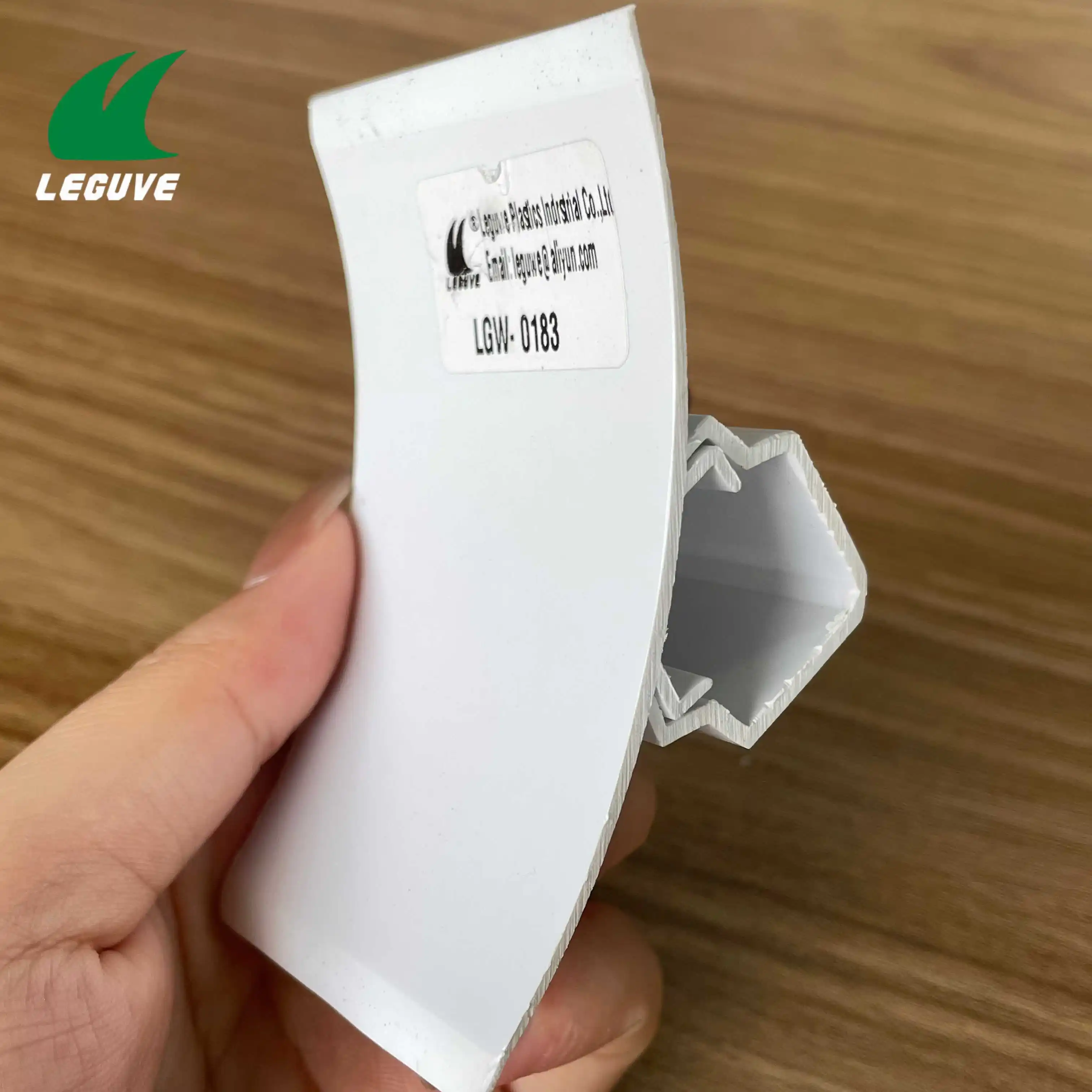 Leguwe Customizable  UPVC Tile Trim for Decoration Curved Wall Trim Strip PVC Tile Trim Plastic Strip