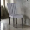 Gris oscuro