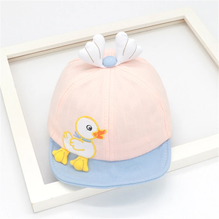duck hat (4).jpg