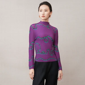 New Arrival 2025 Women's Fashion T-shirt Design High-quality Stretch Printed Long-sleeved Top Miyake Pleated Shirt