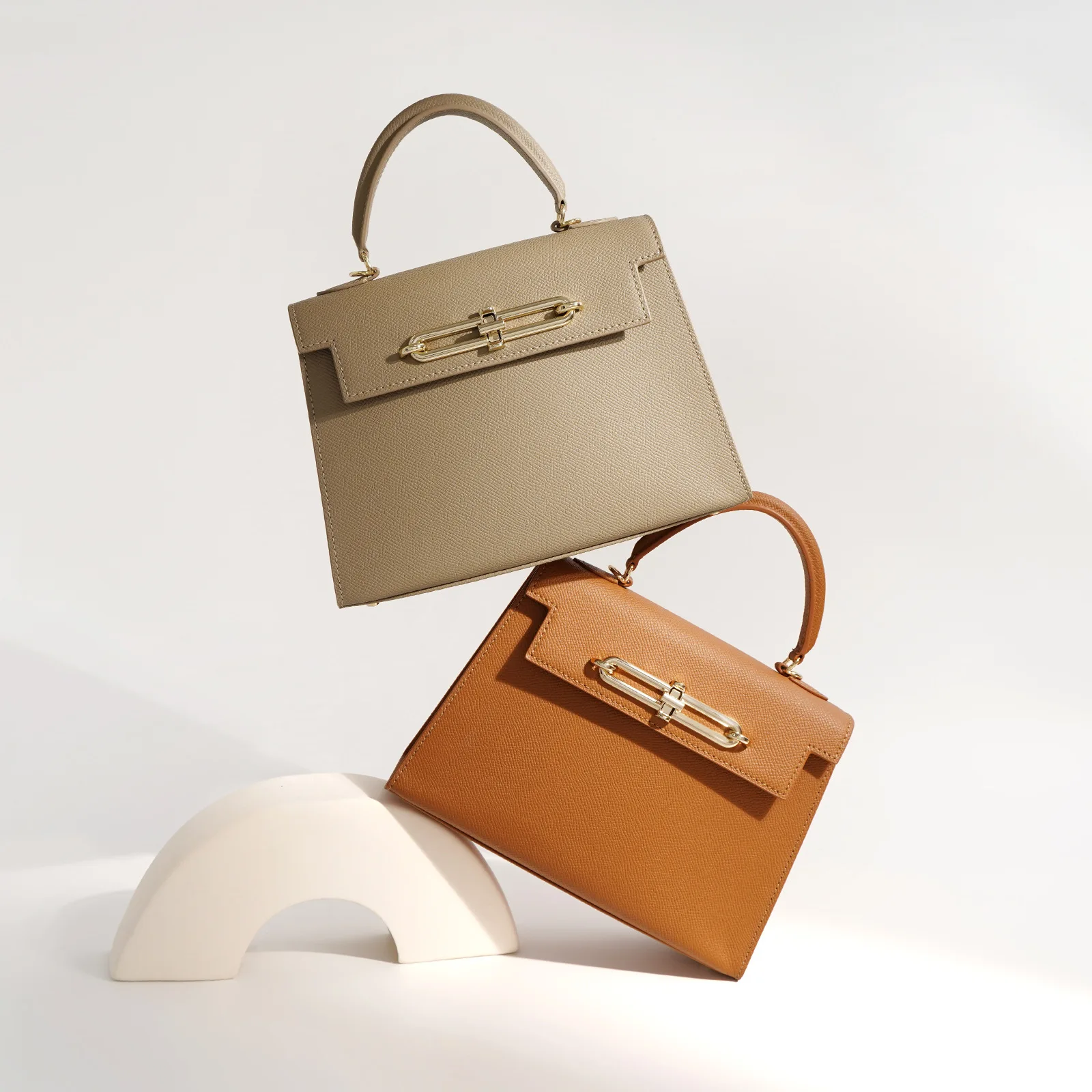 Borsa a tracolla in pelle PU a forma di scatola rigida con manico corto in corda per le donne 2024 Borse a tracolla e portamonete Lady Travel Cute Tote – acquista a
