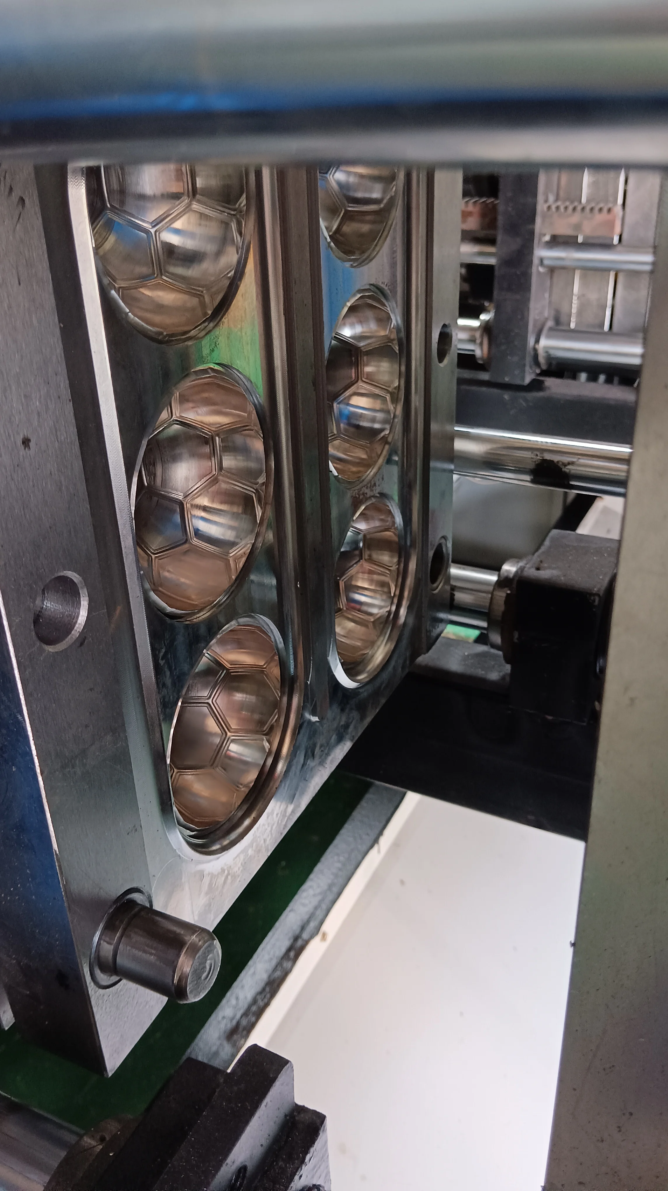 Hdpe Plastic Ball Making Machine Ldpe Ocean Ball Extrusion Blow Molding