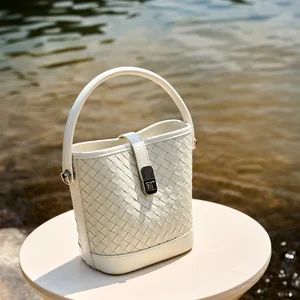 Wholesale Custom Women's Retro Genuine Leather Bucket Handbags Luxury Sheepskin Shoulder Crossbody Designer Woven Bag 2-2.9L