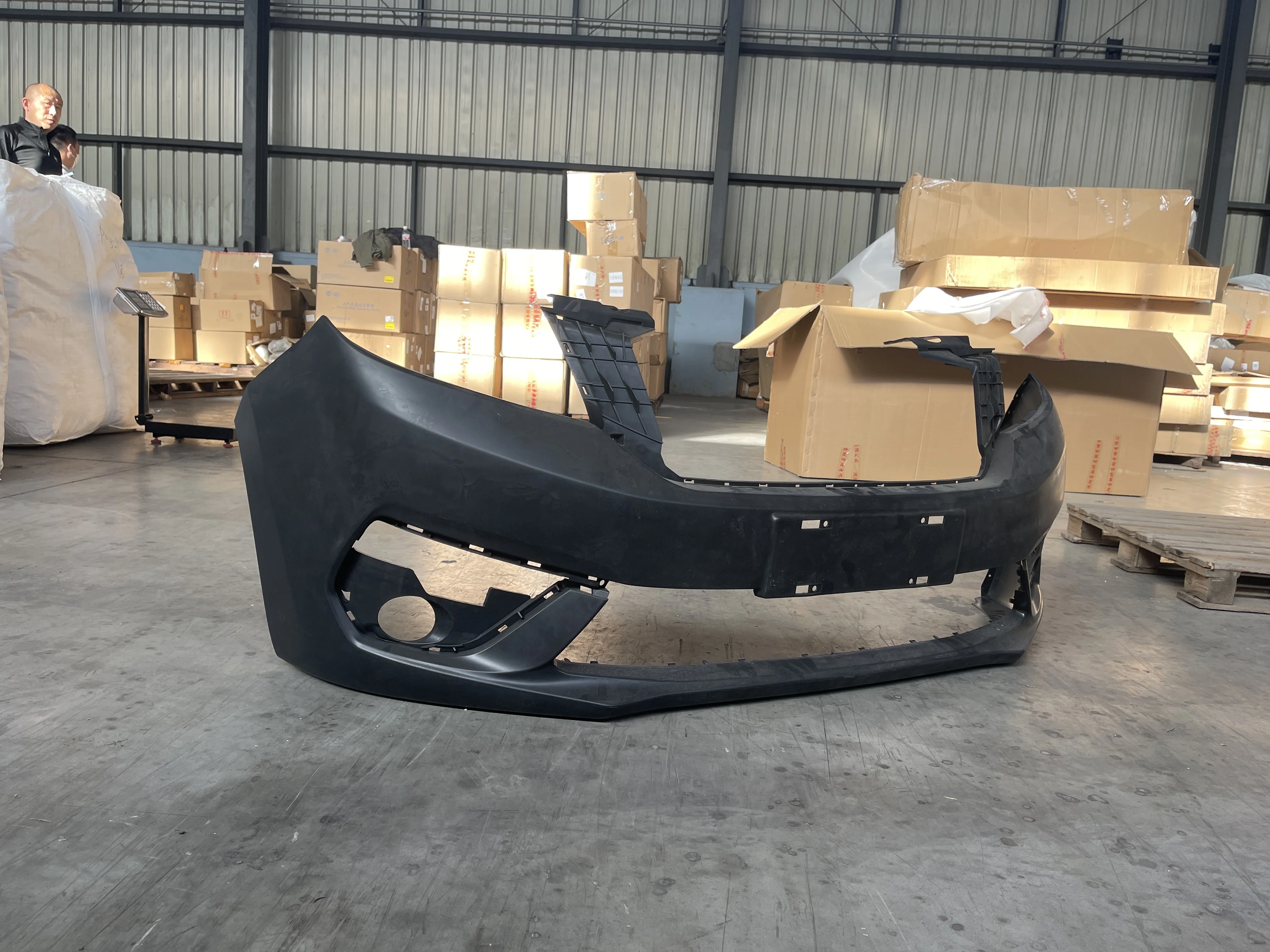 #C00044806 Wholesale Car Front Bumper for SAIC MAXUS |  Spare Parts| Genuine Quality Original Auto Body Parts for MAXUS details