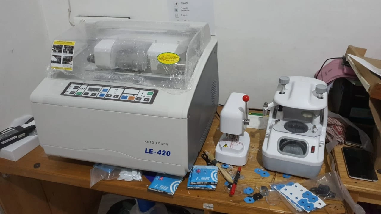 LE-320P Cheap Auto Lens Edger Optical Cutting Machine for Glass CR Lenses Cutter