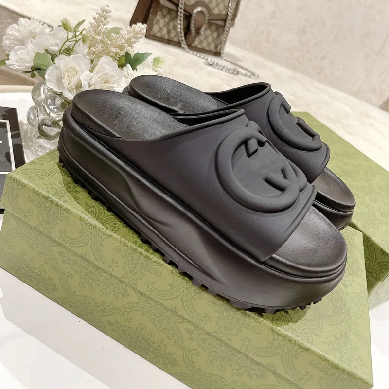 Popular Summer Beach Casual Luxury Brand Name Slides Shoes Ladies