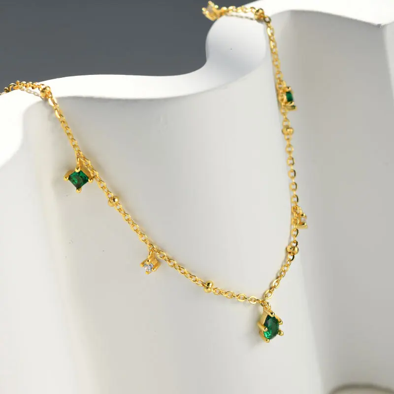 Collier Vintage Femmes En Acier Inoxydable Avec Zircon Et émeraudes - Doré, 41-45 Cm