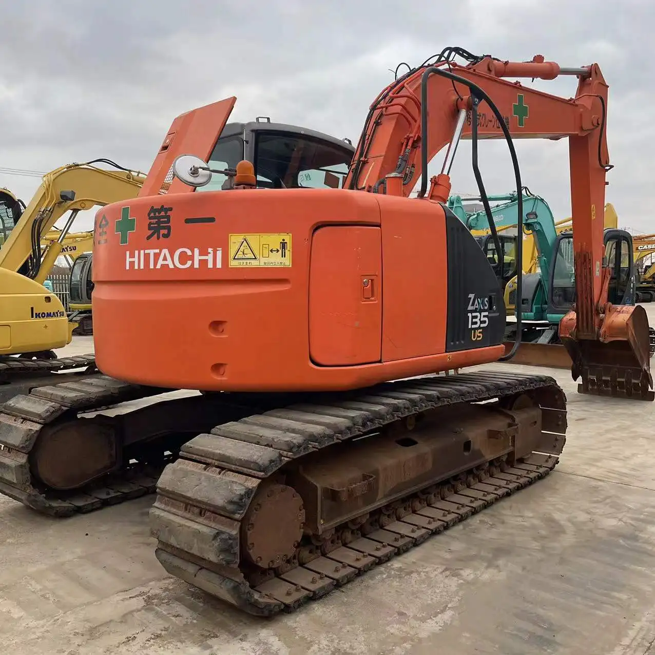 HIYO様 Our inventory｜We have been in the used heavy equipment sales for
