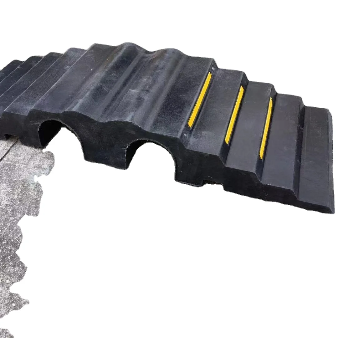 Fie Protection Pipe Two Channel Cat Eye Reflectors CE Hose and Cable Bridge Ramp 2-Channel Protector