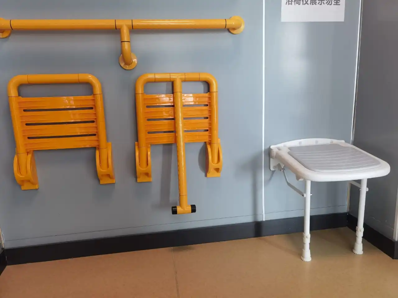 Складное Сиденье для ванной и душа с мягкой резиновой подушкой