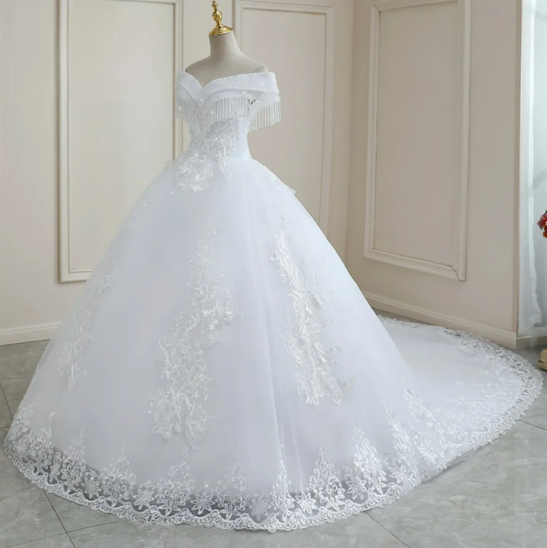 2022 New Fashion Luxury Off Shoulder V Neck Ball Gown Wedding Dress ...