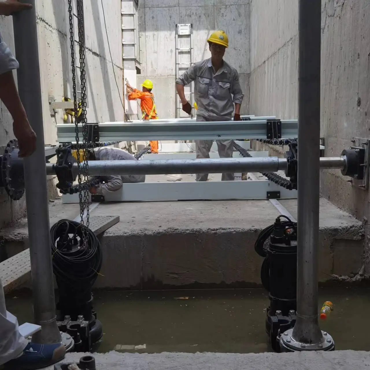 Пластиковые скребки, прямоугольная конфигурация, медленное смешивание, флокуляция и осадительный бак в обычной водной очистке