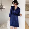 Donne blu scuro