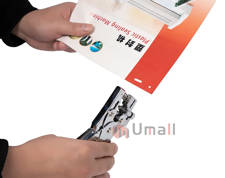 Изготовитель поставляет на заказ офисные небольшие перфораторы для дырокол бумаги с одним отверстием 3x13 мм и 3