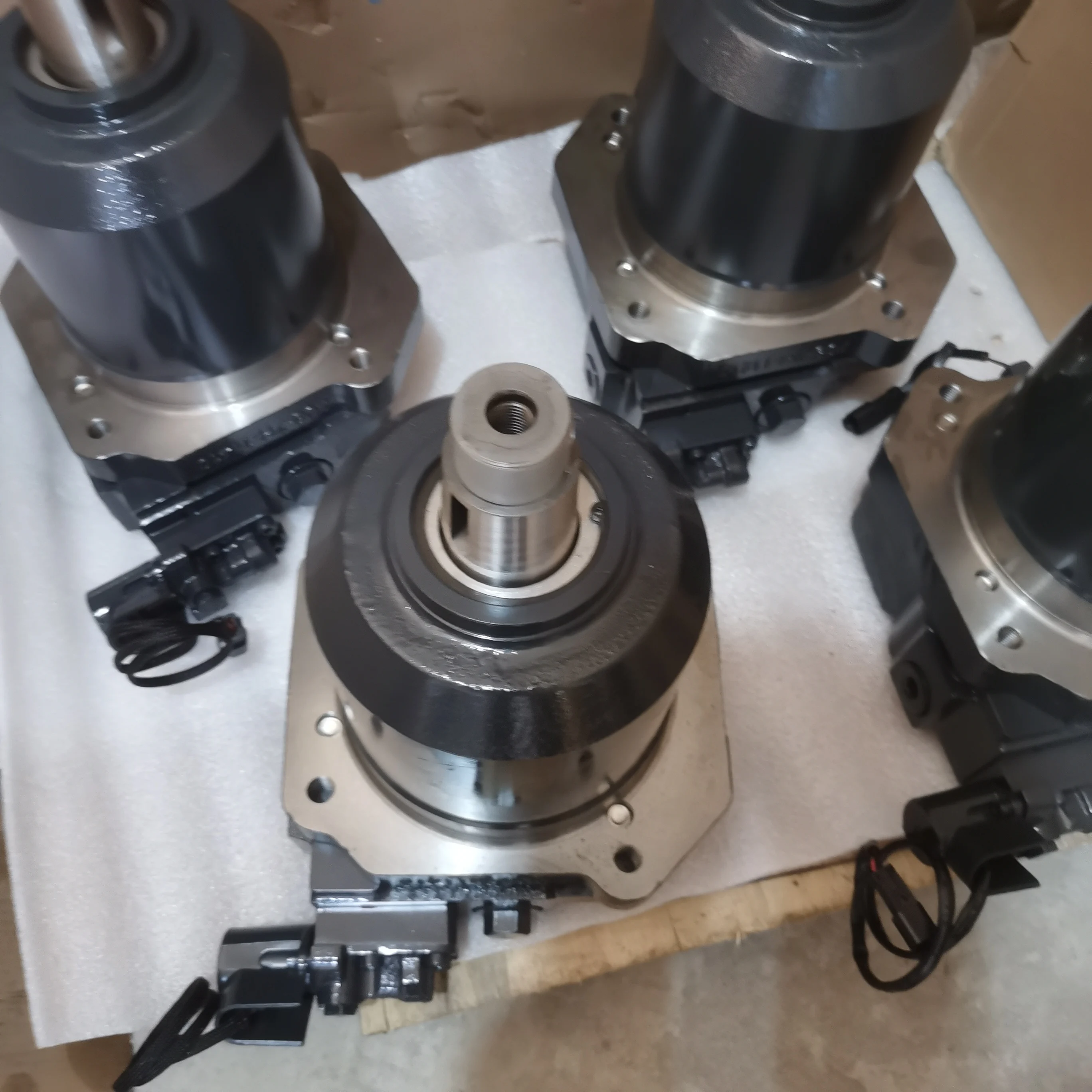 708-7W-00210WD600 Fan Motor - Reliable Performance & Efficiency