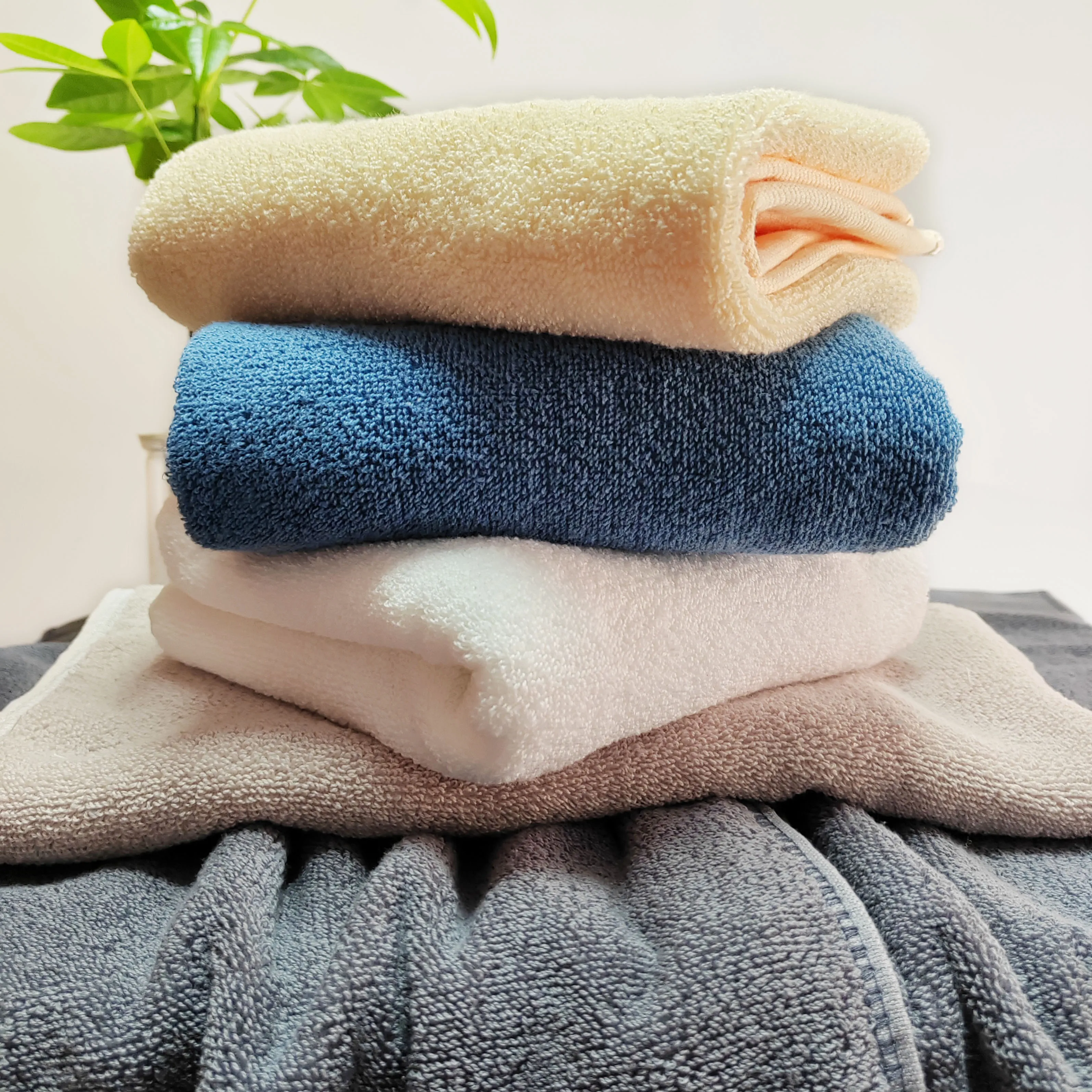 Custom Embossed Jacquard Embroidery Logo Gym Towel 100 Cotton Outdoor