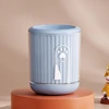 Blu di piccole dimensioni in stile cartone animato