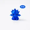 Mignon petit dragon volant-camarade parachutiste bleu
