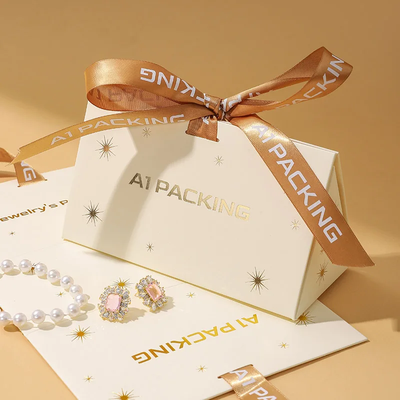 A1 New Style Triangular Paper Boutique Gift Paper Bag With Ribbon  Party Wedding Candy Favor Gift Bag supplier