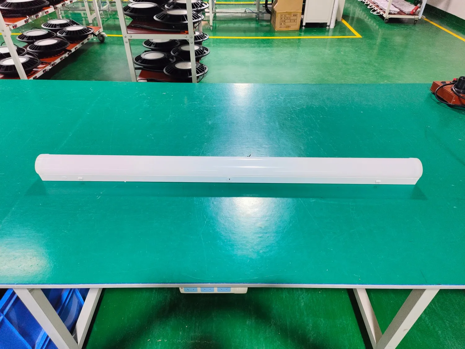 cct linear light