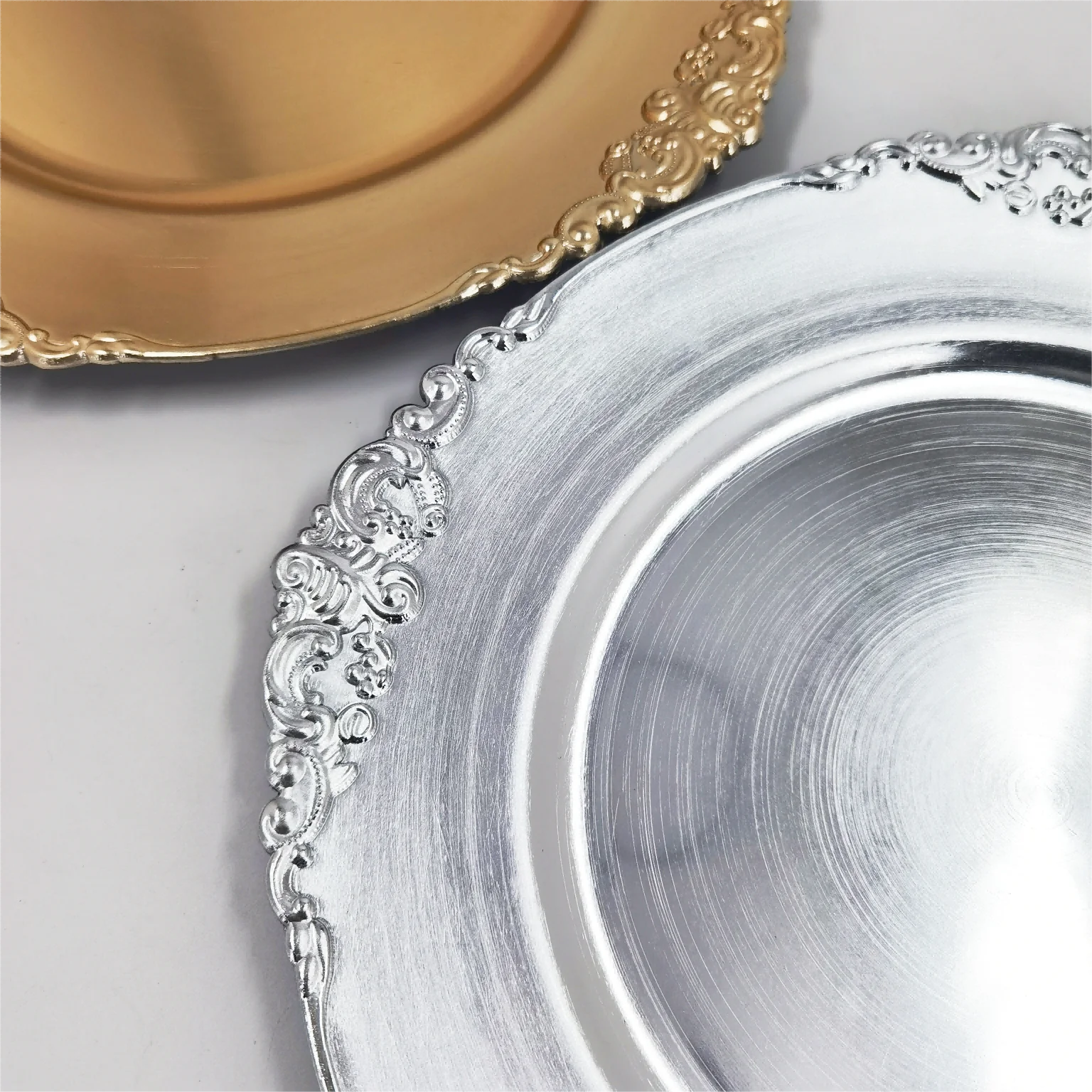 Baroque Style Design Wholesale Plastic Under Plates Antique Gold Silver
