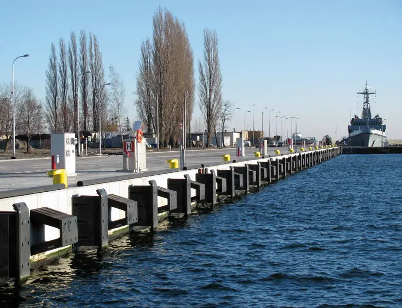 Extruded Dock Fender EPDM B/c/w Shape Rubber Fenders Cylindrical Rubber Fender