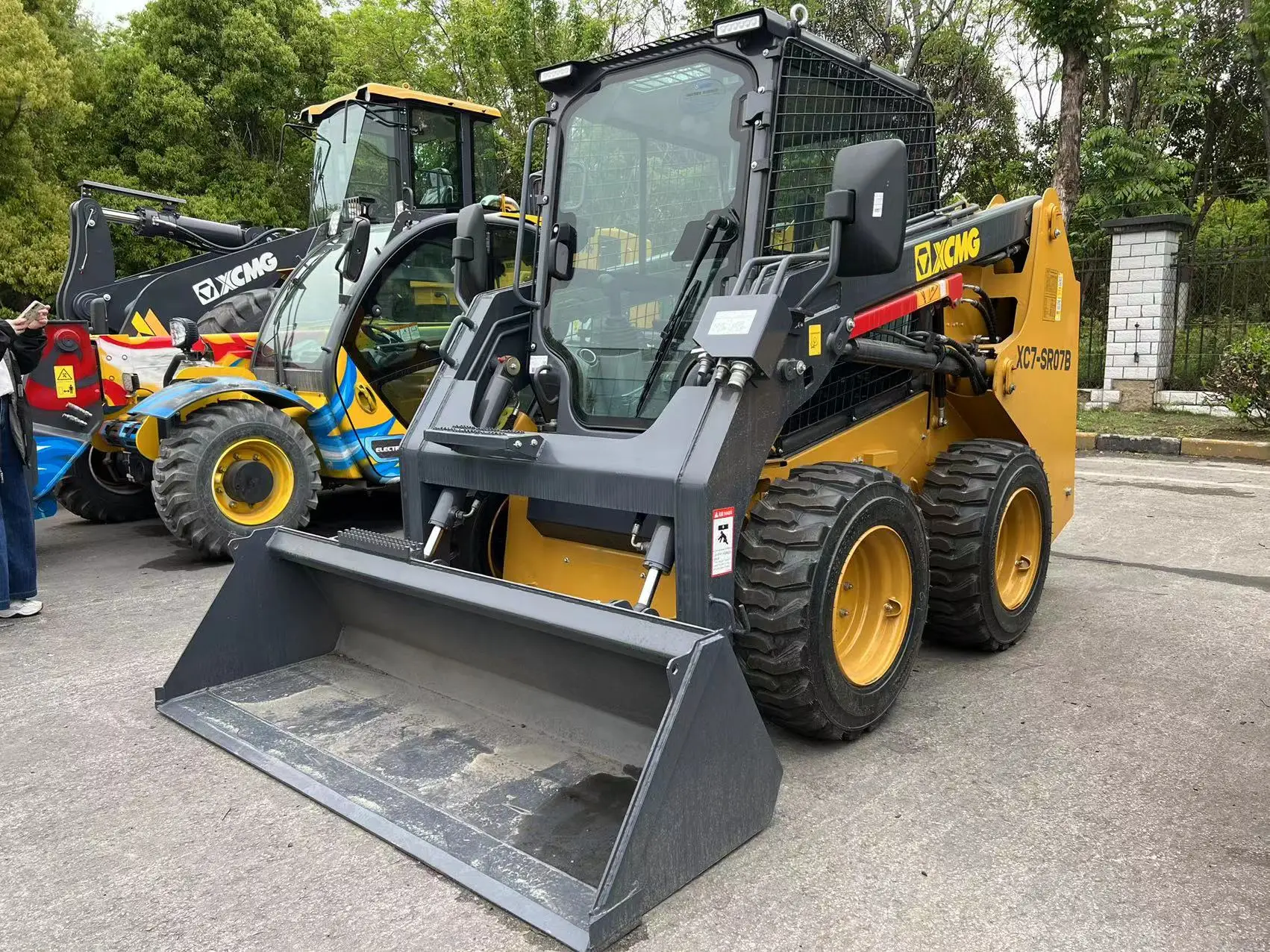 Mini Skid Steer Loader XC740K Operating Weight 3T Mini Loader With Rated Load 850KG