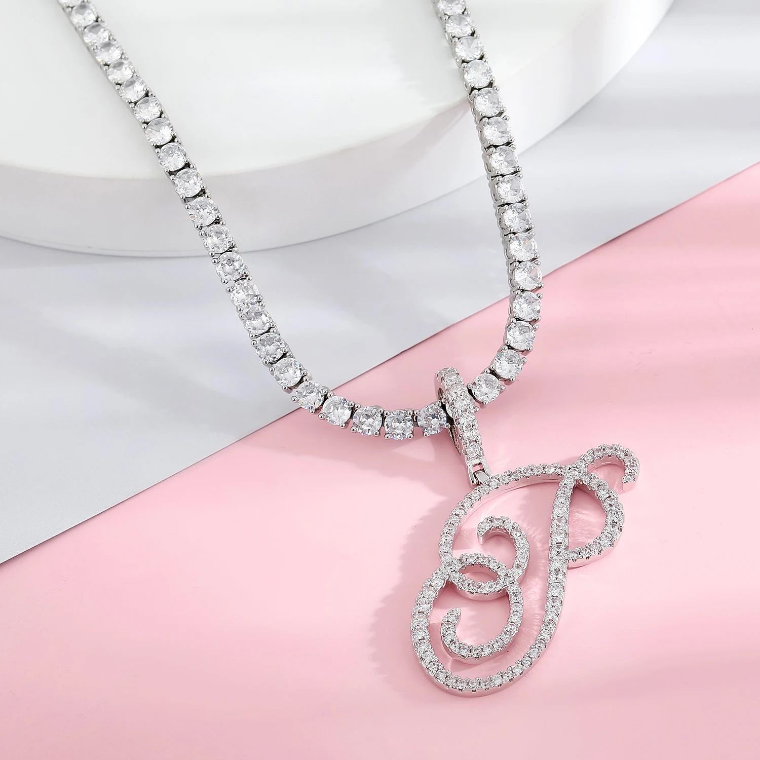 新しいファッションパーソナライズされた筆記体の手紙A-Zペンダント