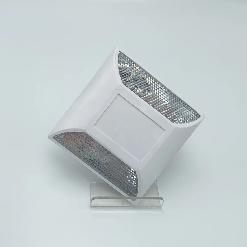 Пластиковый светоотражающий дорожный светильник желтого и красного цвета кошачий глаз