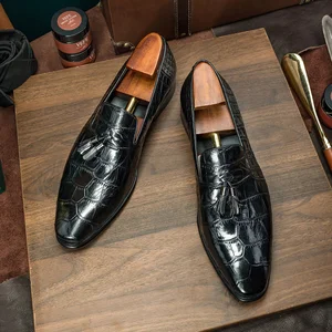 Hot Selling 2026 Fashion Men Shoes slip on Luxury Men Loafer Shoes
