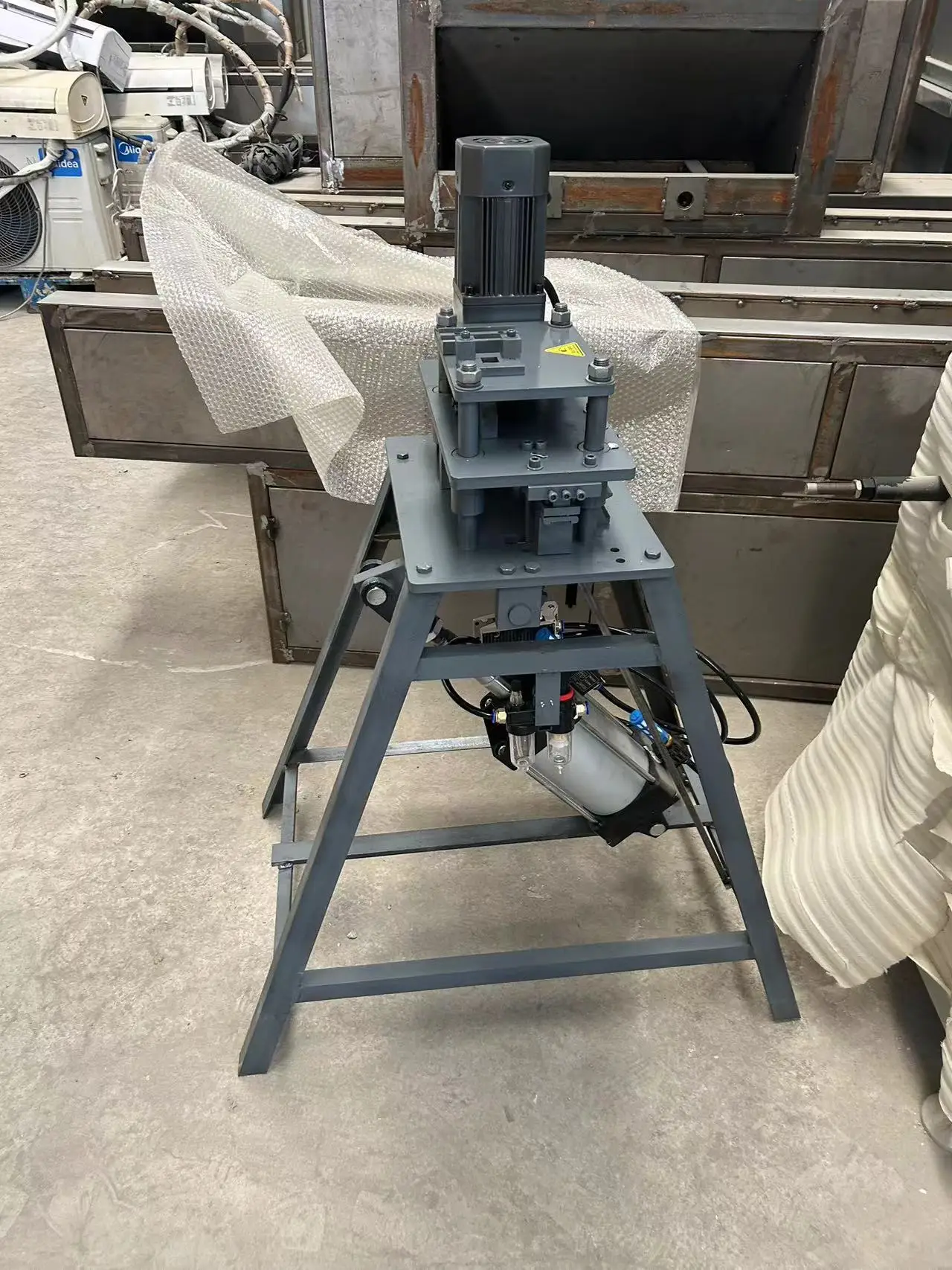 Aluminum Punching Machine Aluminum Window Door Pneumatic Punching Hinge Making Machine PVC Window Machine