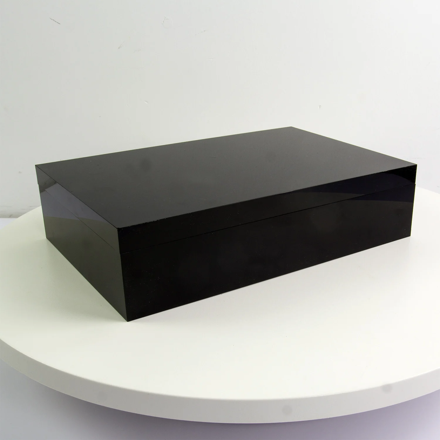 black rectangle box