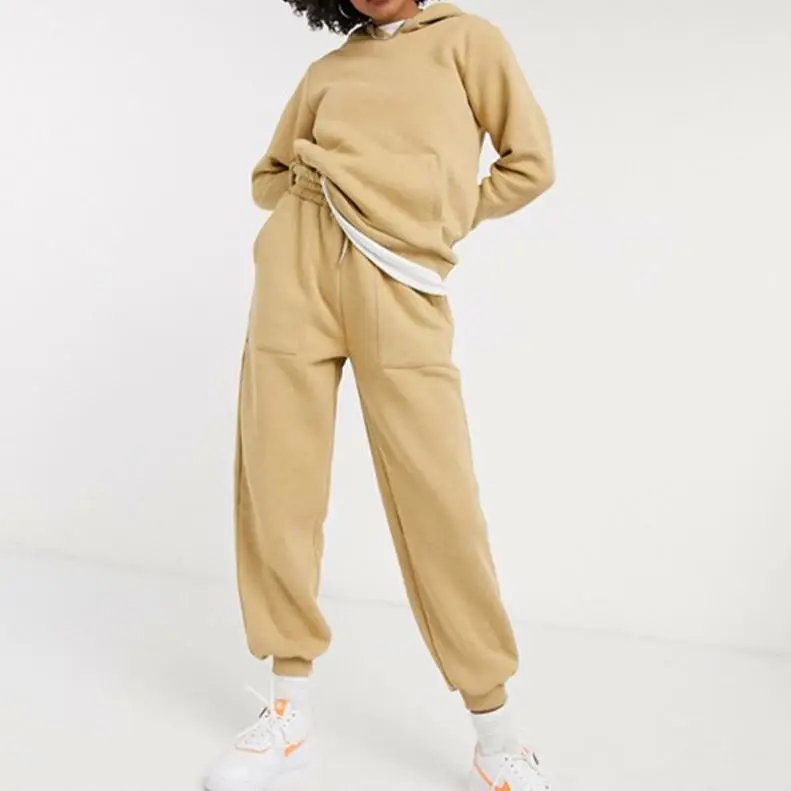 conjunto-deportivo-mujer-chandal-dos-piezas-sudadera-pantalon-bolsillos-laterales-verde-kaki  - Botibel.com